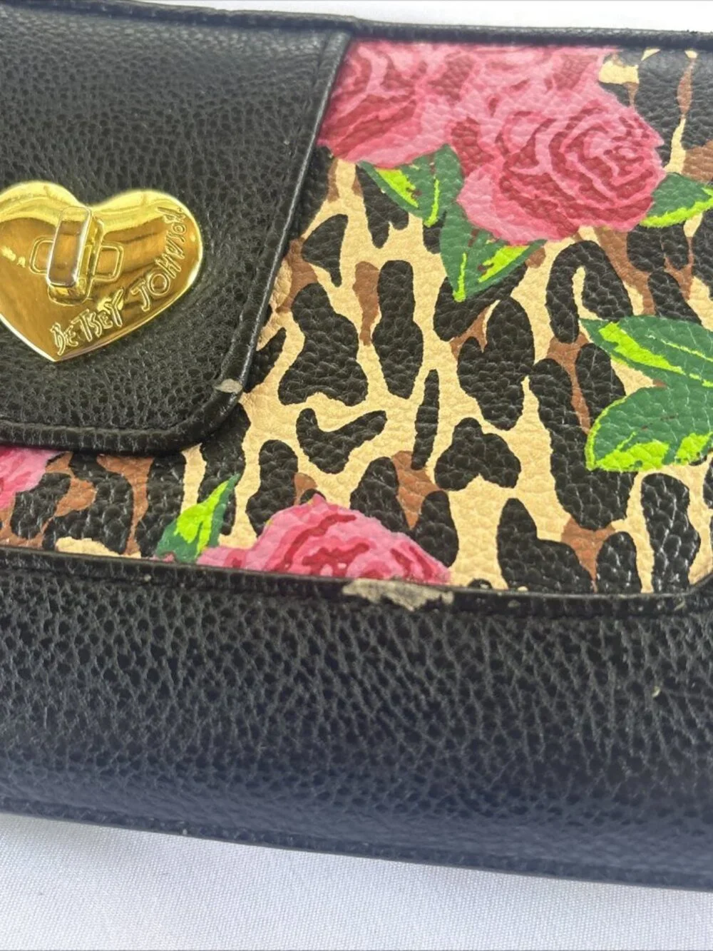 Betsy Johnson Full Zip Wallet Clutch Wristlet Black Leather Gold Roses Cheetah